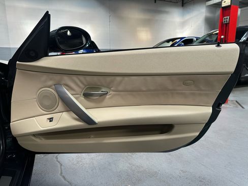 Used 2008 BMW Z4 3.0i image 10