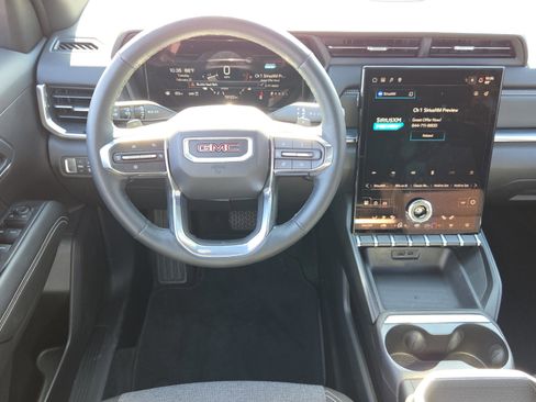 Used 2025 GMC Terrain Elevation image 12