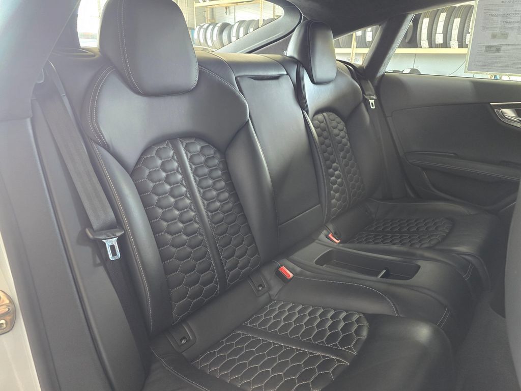 Used 2015 Audi RS 7 Prestige w/ Carbon-Optic Package AWD/4WD image 26