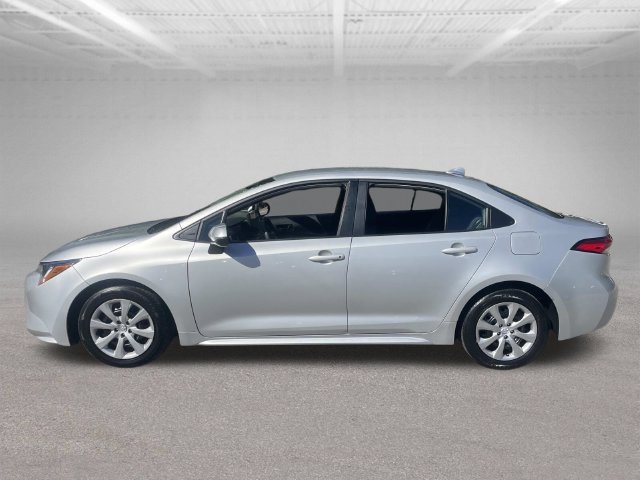 Used 2025 Toyota Corolla LE FWD image 11