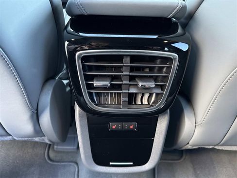 Used 2022 Lincoln Nautilus Reserve w/ Equipment Group 201A image 15