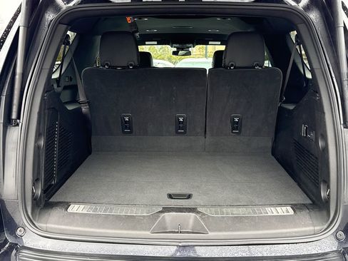 Certified 2025 Chevrolet Suburban Premier image 18