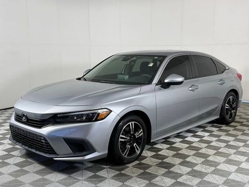 Used 2022 Honda Civic LX image 2