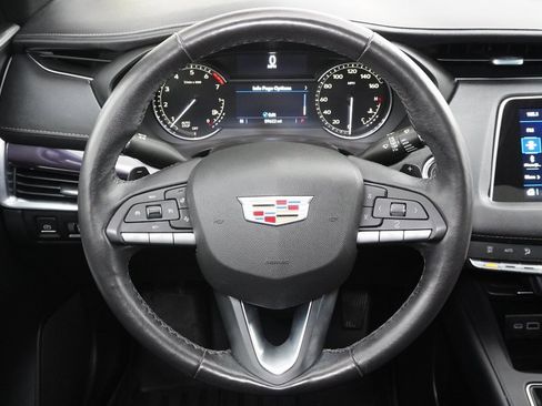 Used 2023 Cadillac XT4 Luxury w/ Cold Weather Package image 21