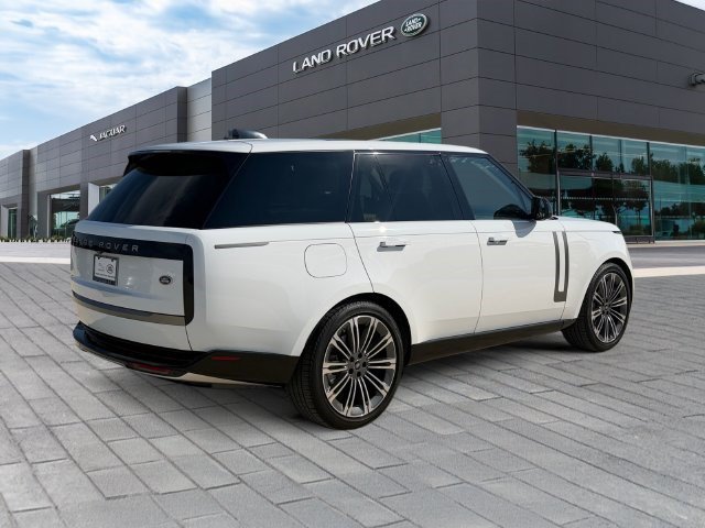 Used 2023 Land Rover Range Rover SE AWD/4WD image 5