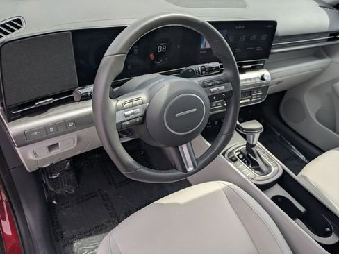 Used 2025 Hyundai Kona SEL image 13