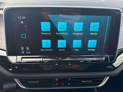 New 2026 Volkswagen Atlas Cross Sport SE FWD image 20
