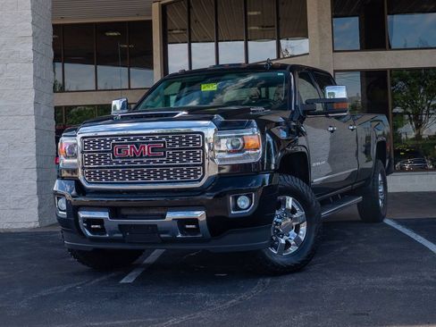 Used 2018 GMC Sierra 3500 Denali w/ Duramax Plus Package AWD/4WD image 6