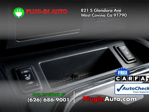 Used 2019 Nissan Titan SV w/ SV Convenience Package image 23