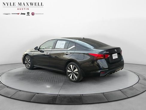 Used 2019 Nissan Altima 2.5 SV image 14