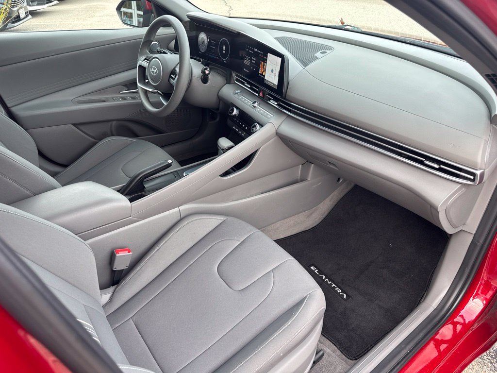 Used 2024 Hyundai Elantra SEL FWD image 22