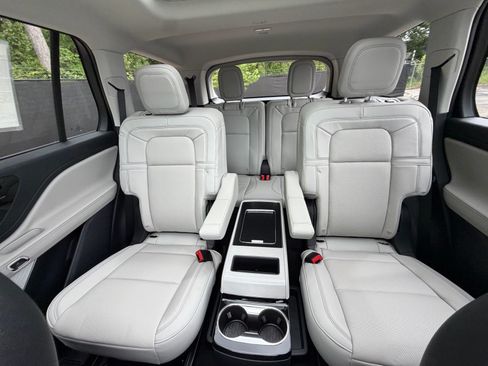 New 2026 Lincoln Aviator Reserve AWD/4WD image 39