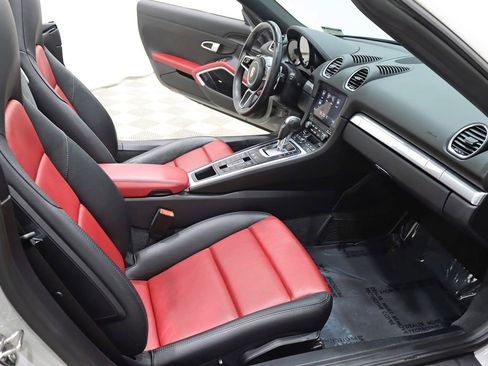 Used 2018 Porsche 718 Boxster S image 28