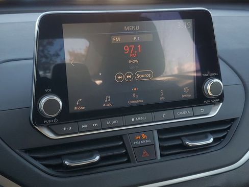 Used 2022 Nissan Altima 2.5 SV image 21