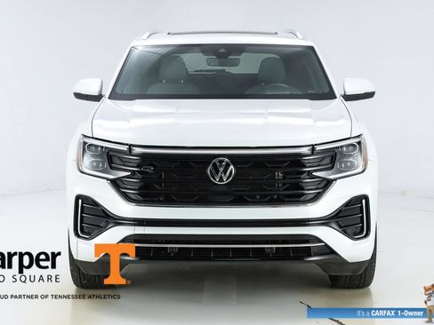 Used 2024 Volkswagen Atlas Cross Sport SEL R-Line AWD/4WD image 16