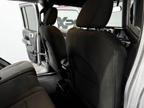 Used 2019 Jeep Wrangler Unlimited Sahara w/ Safety Group AWD/4WD image 47