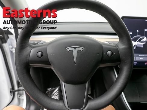 Used 2021 Tesla Model Y Long Range AWD/4WD image 10