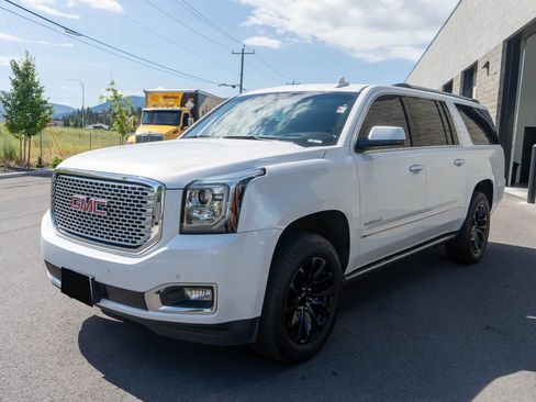 Used 2017 GMC Yukon XL Denali w/ Open Road Package AWD/4WD image 3