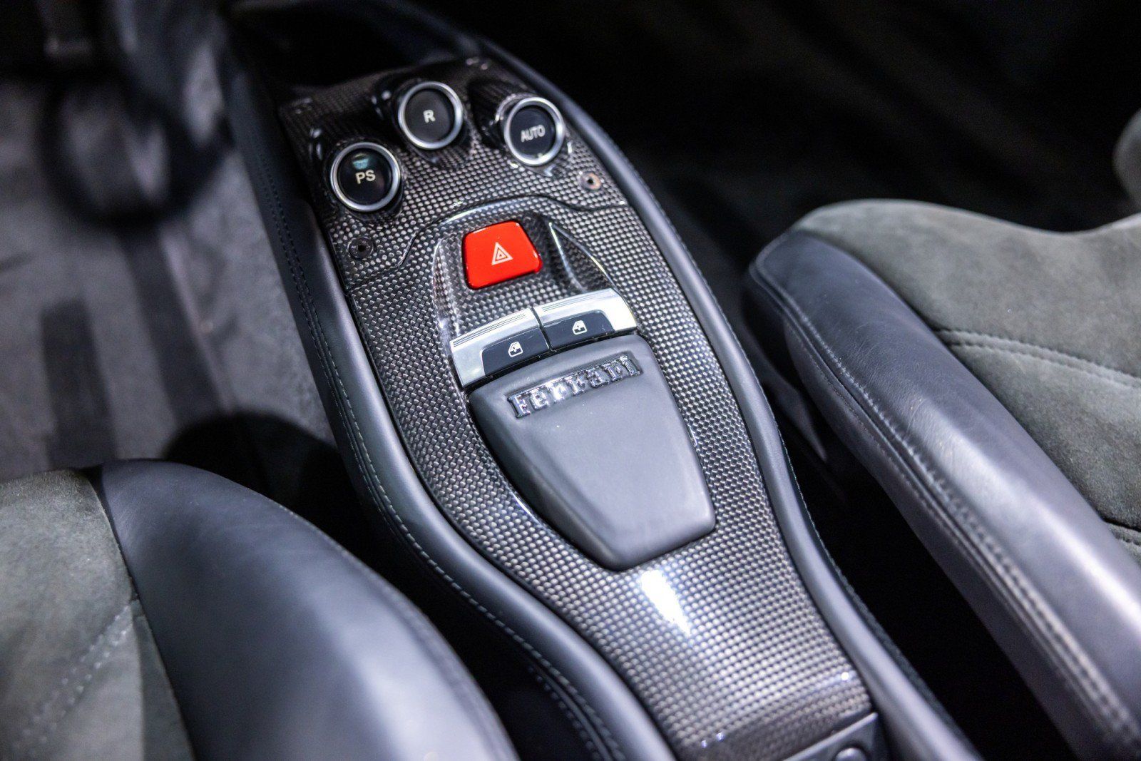 Used 2011 Ferrari 458 Italia Coupe RWD image 54