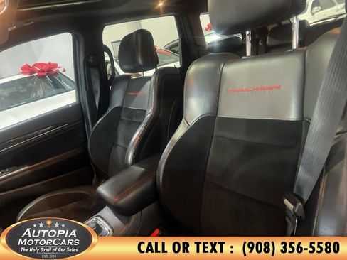Used 2018 Jeep Grand Cherokee Trailhawk AWD/4WD image 9