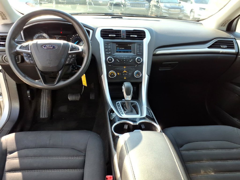 Used 2014 Ford Fusion SE FWD image 12