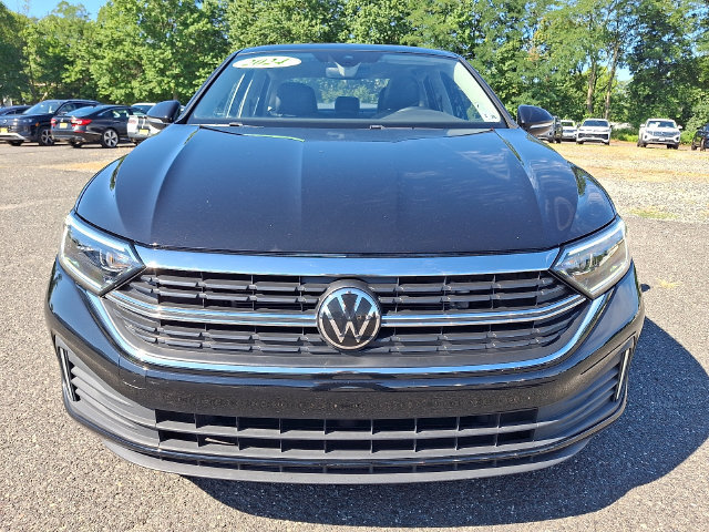 Used 2024 Volkswagen Jetta SEL FWD image 2