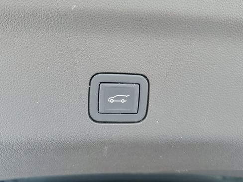 Used 2024 Chevrolet Tahoe LT w/ LT Signature Package image 11