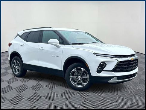 Used 2024 Chevrolet Blazer LT w/ Convenience Package FWD image 1