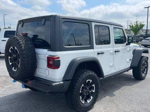 Used 2024 Jeep Wrangler Unlimited Rubicon 4xe w/ Convenience Group AWD/4WD image 18