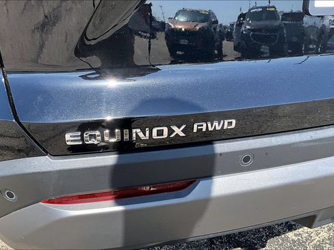 Used 2025 Chevrolet Equinox LT AWD/4WD image 27
