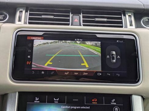 Used 2020 Land Rover Range Rover HSE image 14