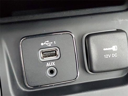 Used 2020 Jeep Cherokee Trailhawk w/ Cold Weather Group image 34