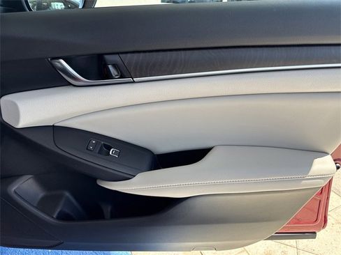 Used 2020 Honda Accord EX image 33