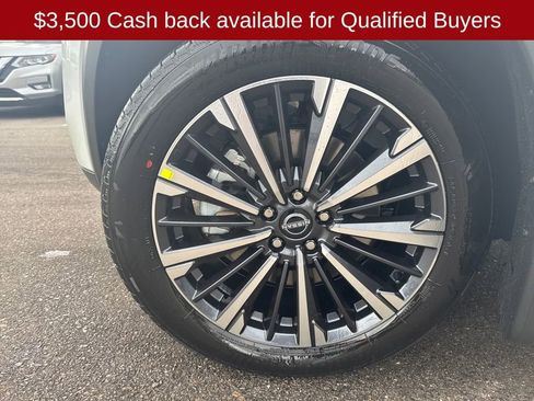 New 2026 Nissan Pathfinder Platinum image 28