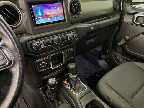 Used 2020 Jeep Wrangler Unlimited Sport image 25