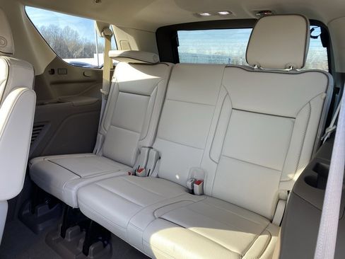 Used 2021 GMC Yukon Denali w/ Advanced Technology Package image 24
