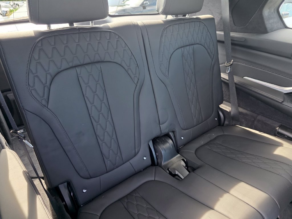 Certified 2024 BMW X7 M60i w/ Executive Package AWD/4WD image 28