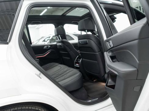 Used 2025 BMW X5 xDrive40i w/ M Sport Package image 13