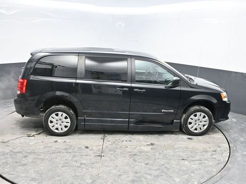 Used 2019 Dodge Grand Caravan SE image 31