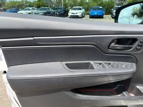 Used 2024 Honda Odyssey Sport image 20