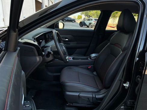 Used 2026 Nissan Kicks SR FWD image 10