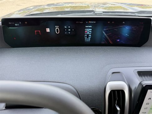 New 2025 Ford Expedition Active image 46