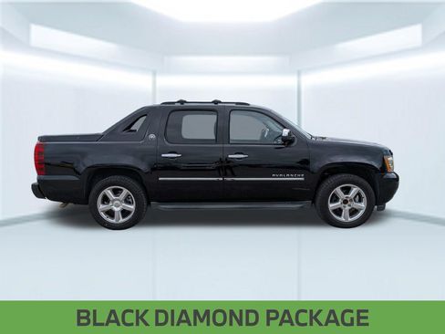 Used 2013 Chevrolet Avalanche LTZ RWD image 8