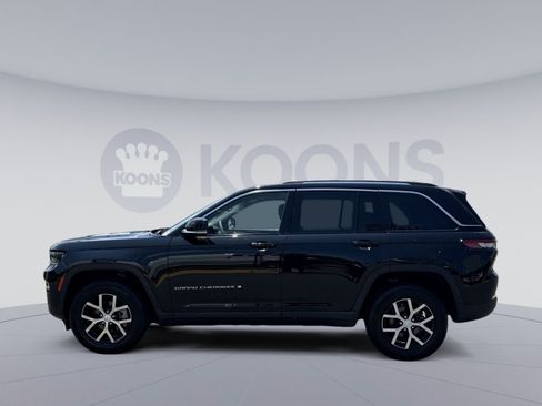 Used 2023 Jeep Grand Cherokee Limited AWD/4WD image 2