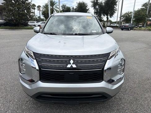 Used 2024 Mitsubishi Outlander ES FWD image 6