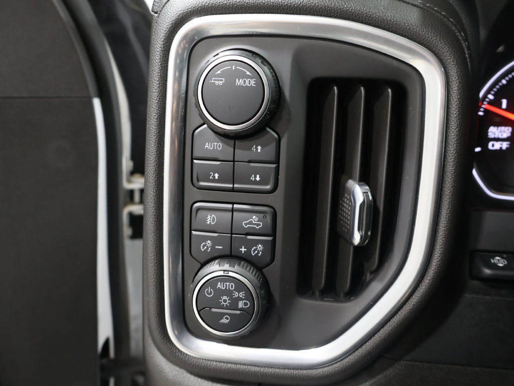 Used 2022 Chevrolet Silverado 1500 LTZ w/ LTZ Premium Package AWD/4WD image 38