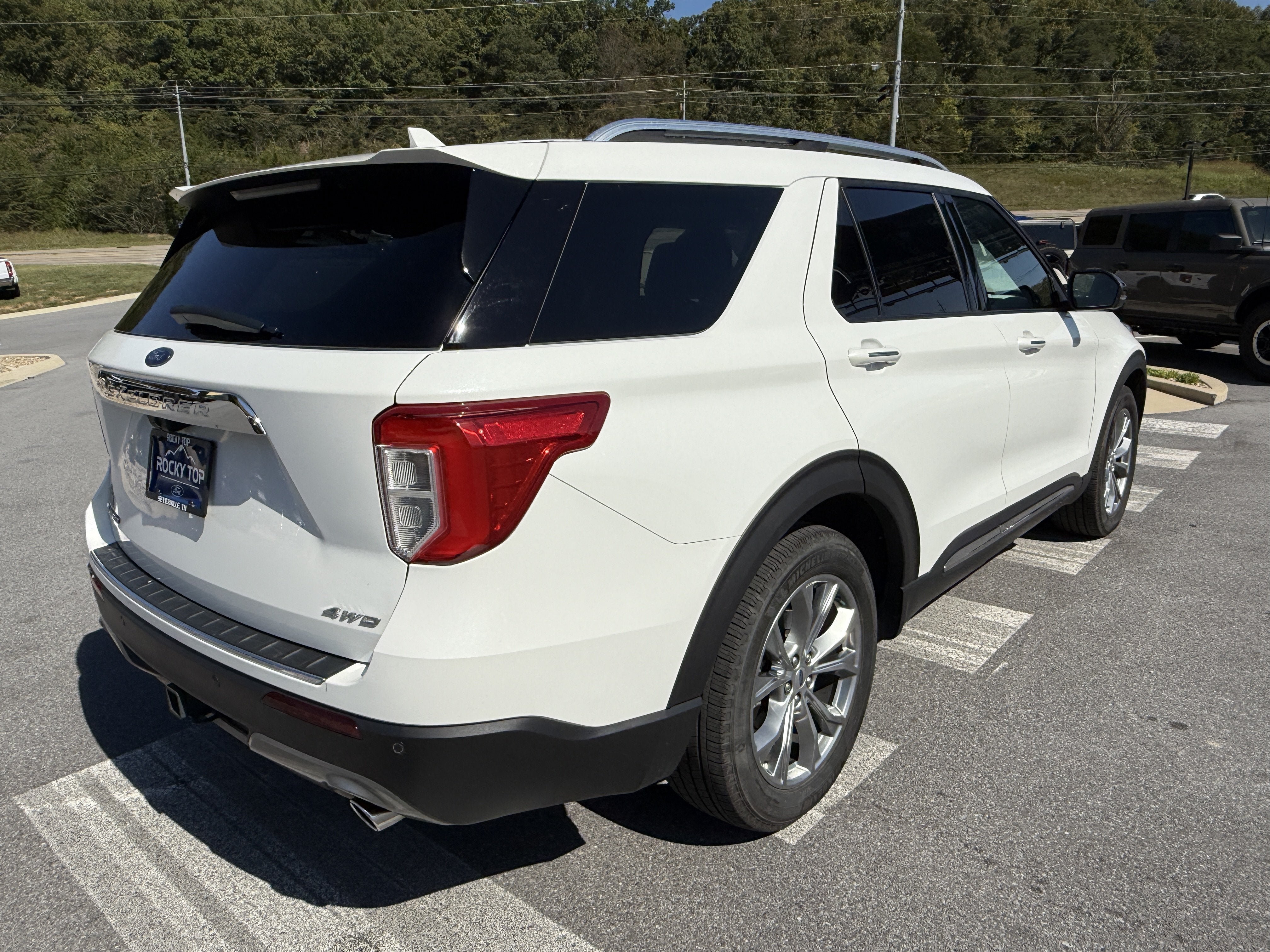 Used 2021 Ford Explorer Limited w/ Class III Trailer Tow Package AWD/4WD image 5