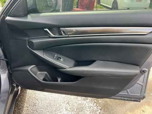 Used 2020 Honda Accord Sport image 17