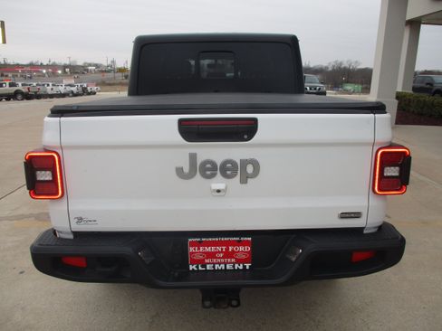 Used 2020 Jeep Gladiator Overland image 8