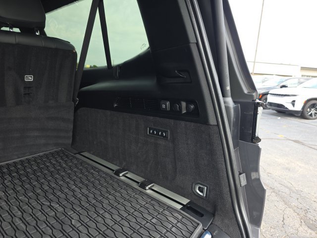 Used 2025 Jeep Grand Wagoneer L Series III w/ Rear Seat Video Group 1 AWD/4WD image 48